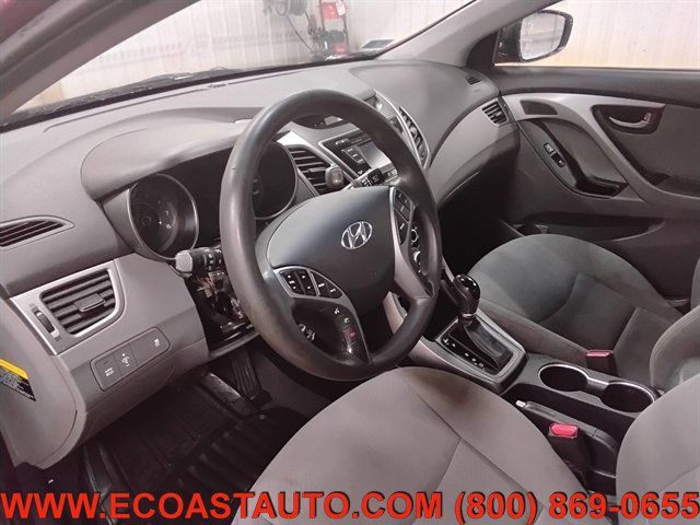 Used 2015 Hyundai Elantra SE w/ Option Group 02 FWD image 11