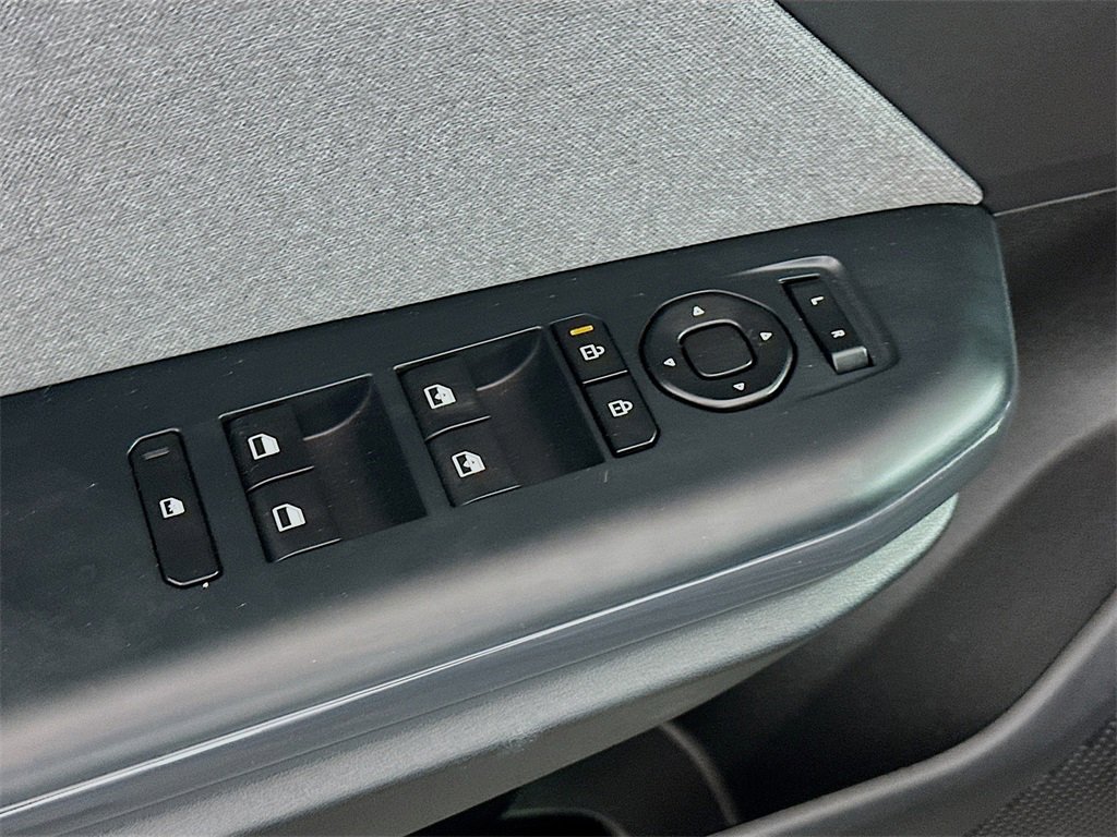 Used 2025 Kia K4 EX image 17