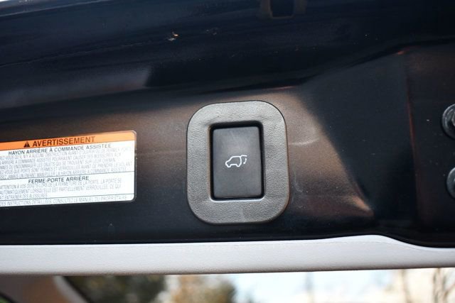 Used 2020 Toyota Sienna SE image 44