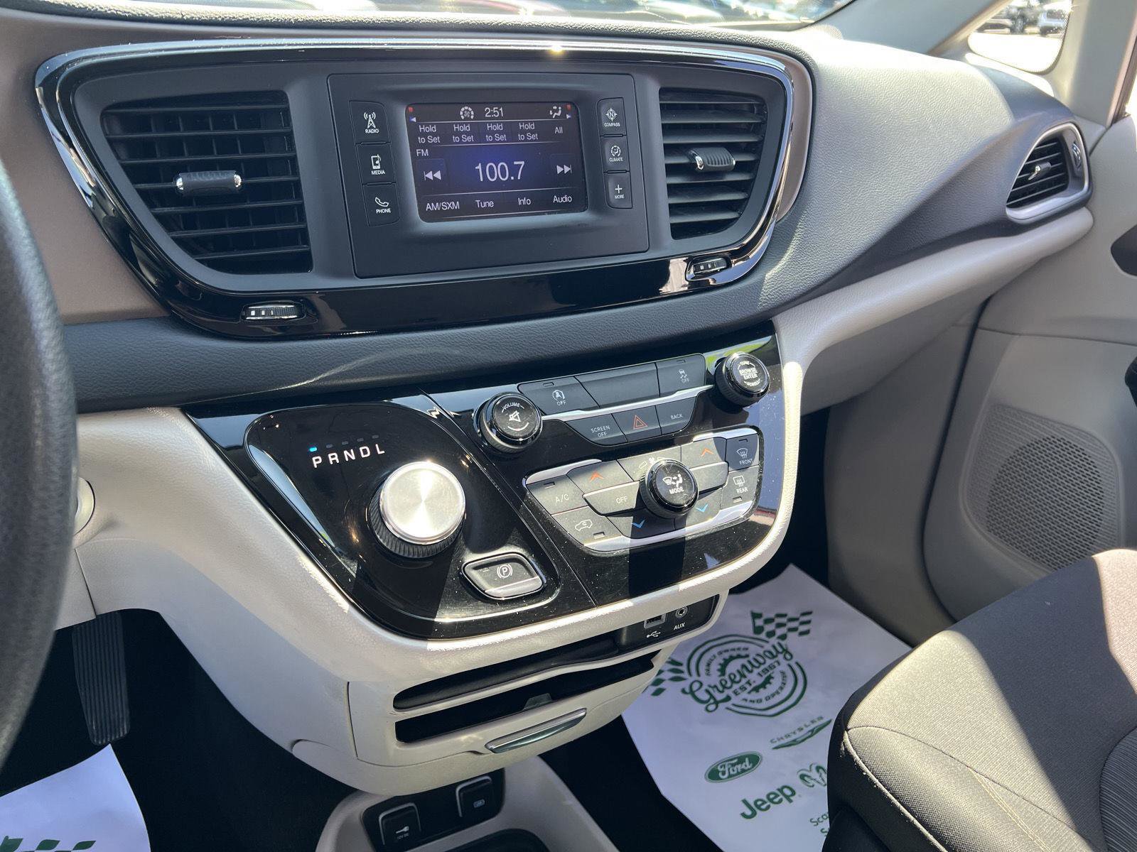 Used 2017 Chrysler Pacifica Touring image 20