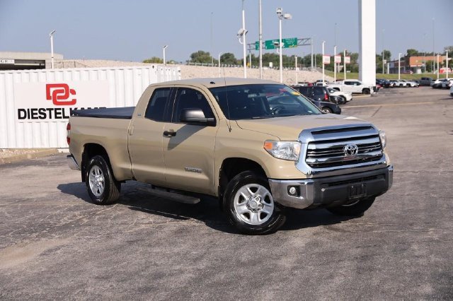 Used 2017 Toyota Tundra SR5 AWD/4WD image 2