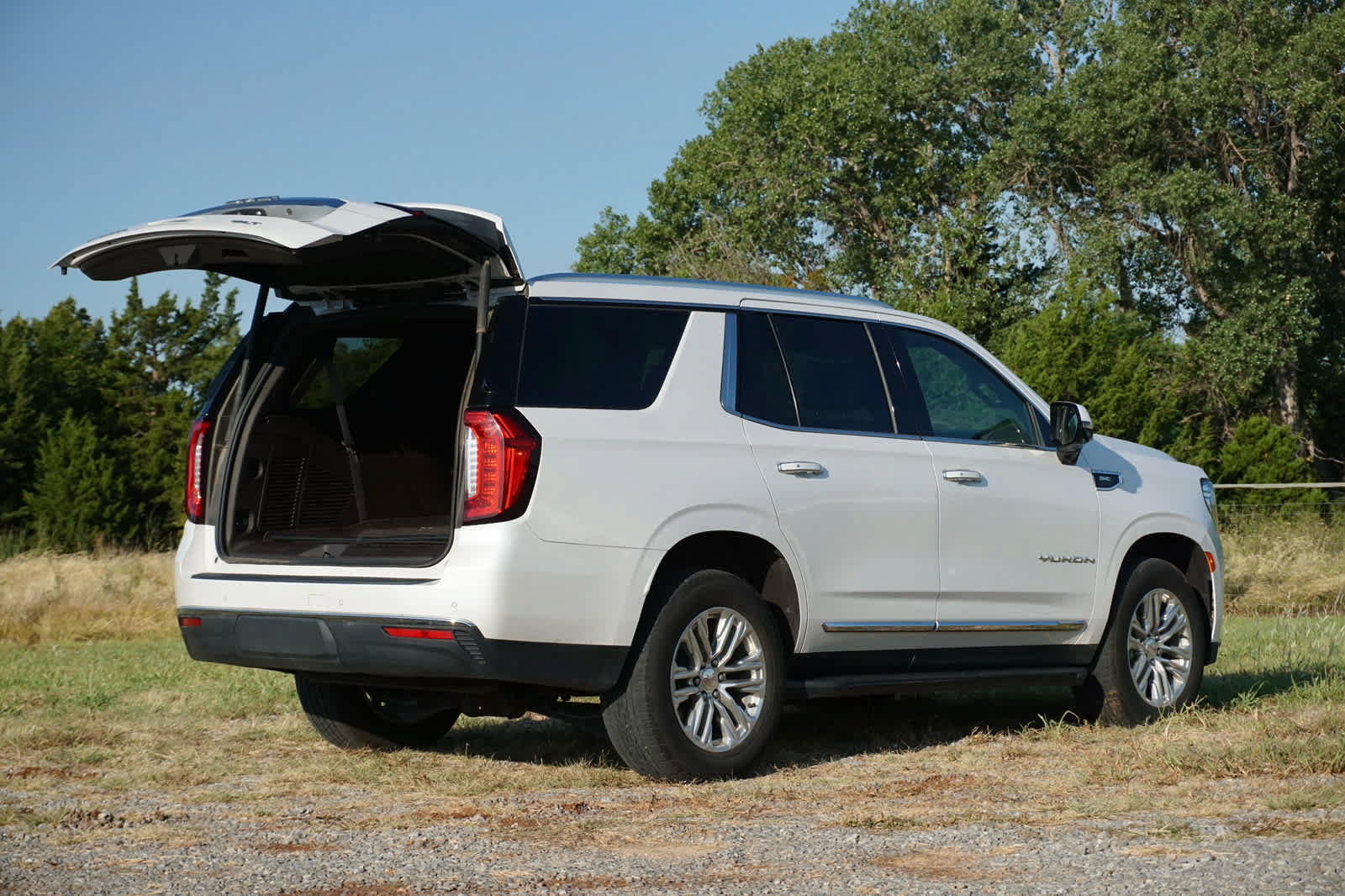 Used 2021 GMC Yukon SLT w/ SLT Premium Package AWD/4WD image 31