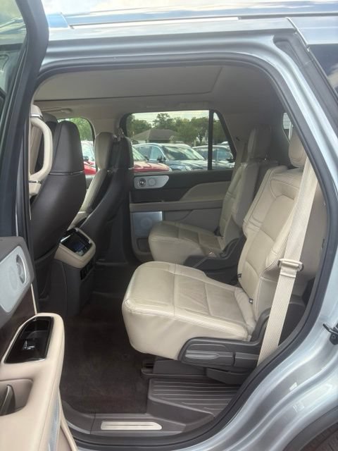 Certified 2023 Lincoln Navigator Reserve AWD/4WD image 14