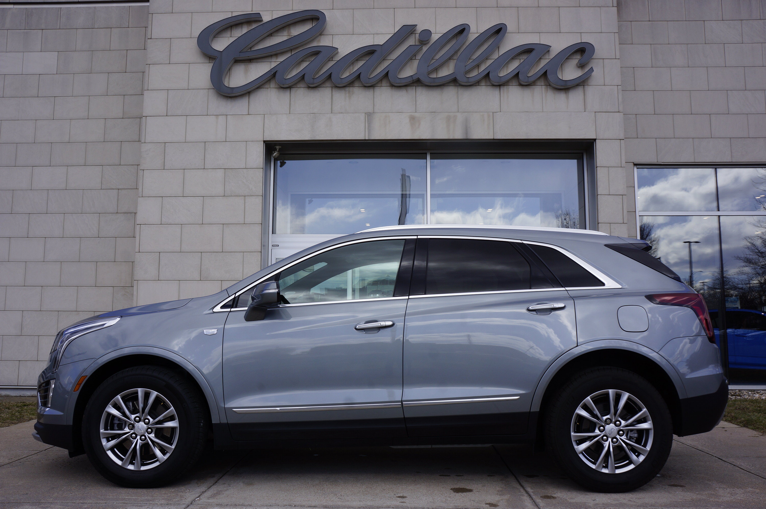 New 2025 Cadillac XT5 Luxury AWD/4WD image 10