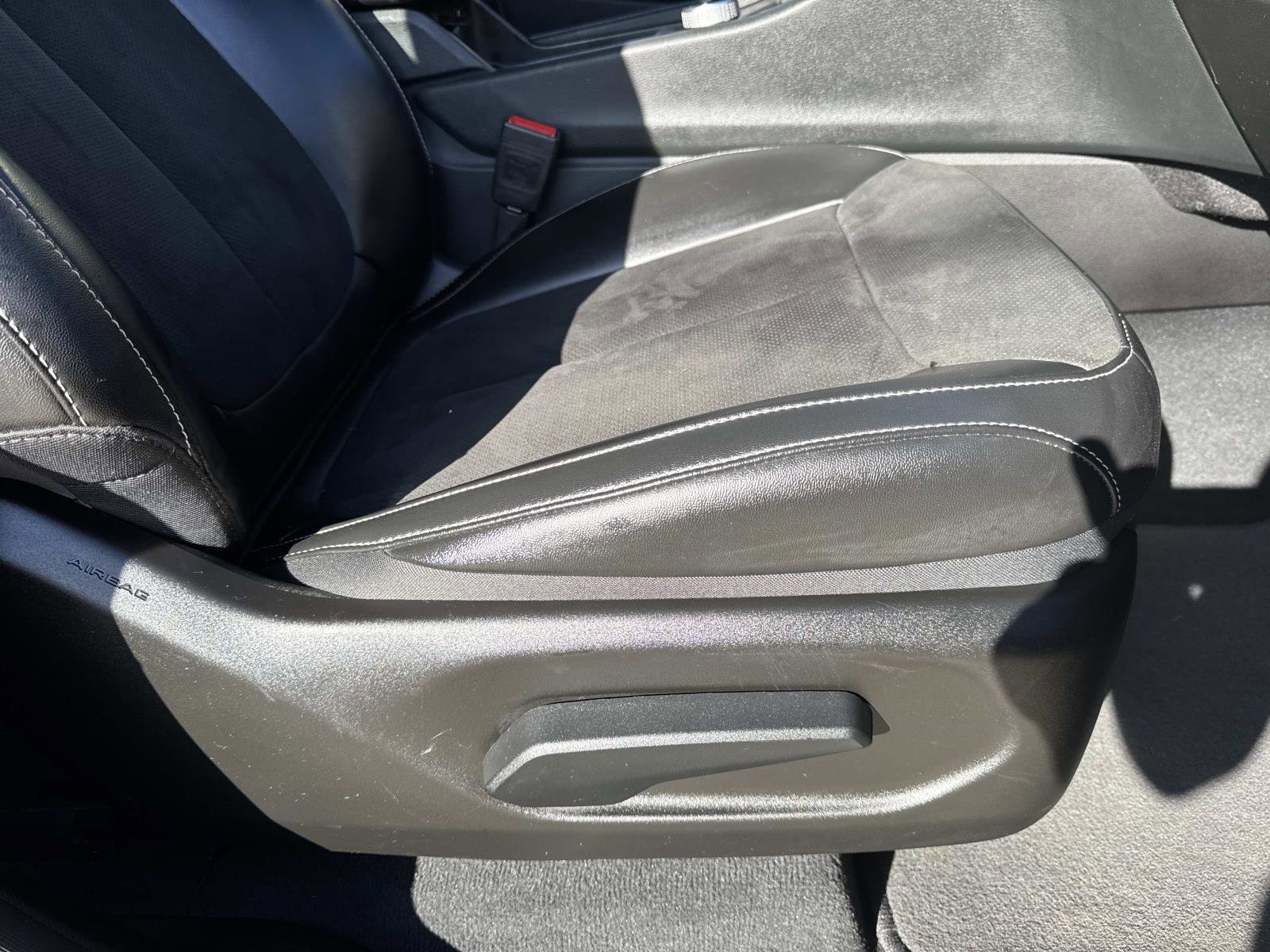 Used 2024 Jeep Grand Cherokee L Altitude image 11