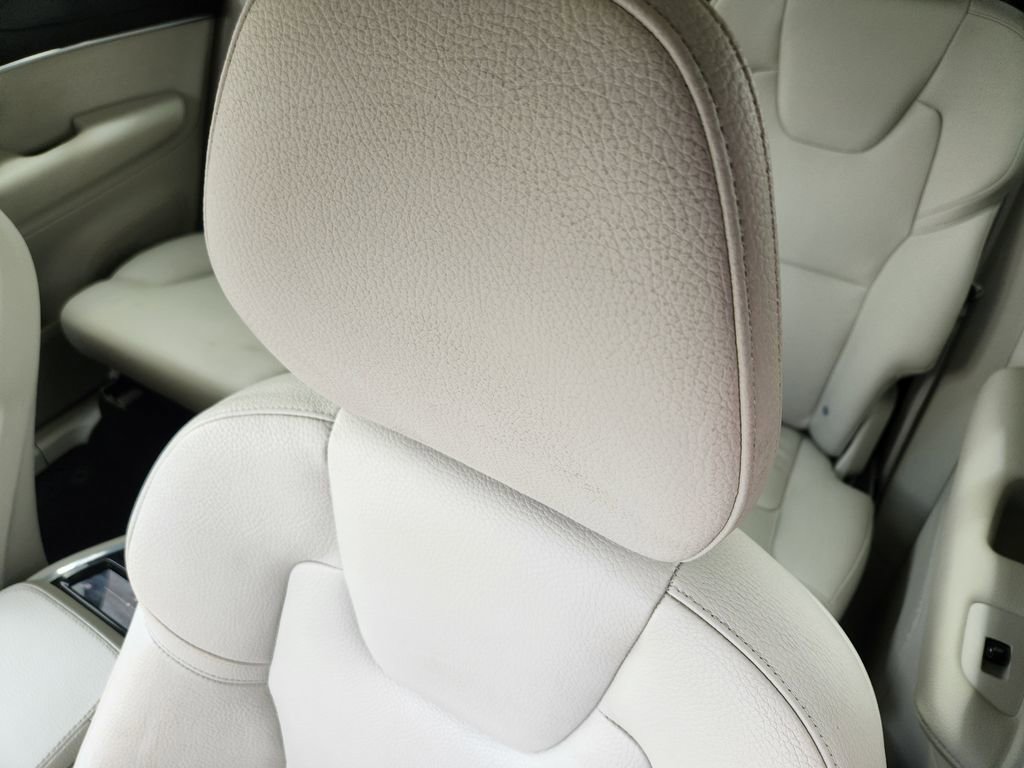 Used 2020 Volvo XC90 T5 Momentum w/ Protection Package Premier AWD/4WD image 6