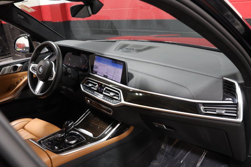 Used 2019 BMW X7 xDrive50i w/ M Sport Package AWD/4WD image 49