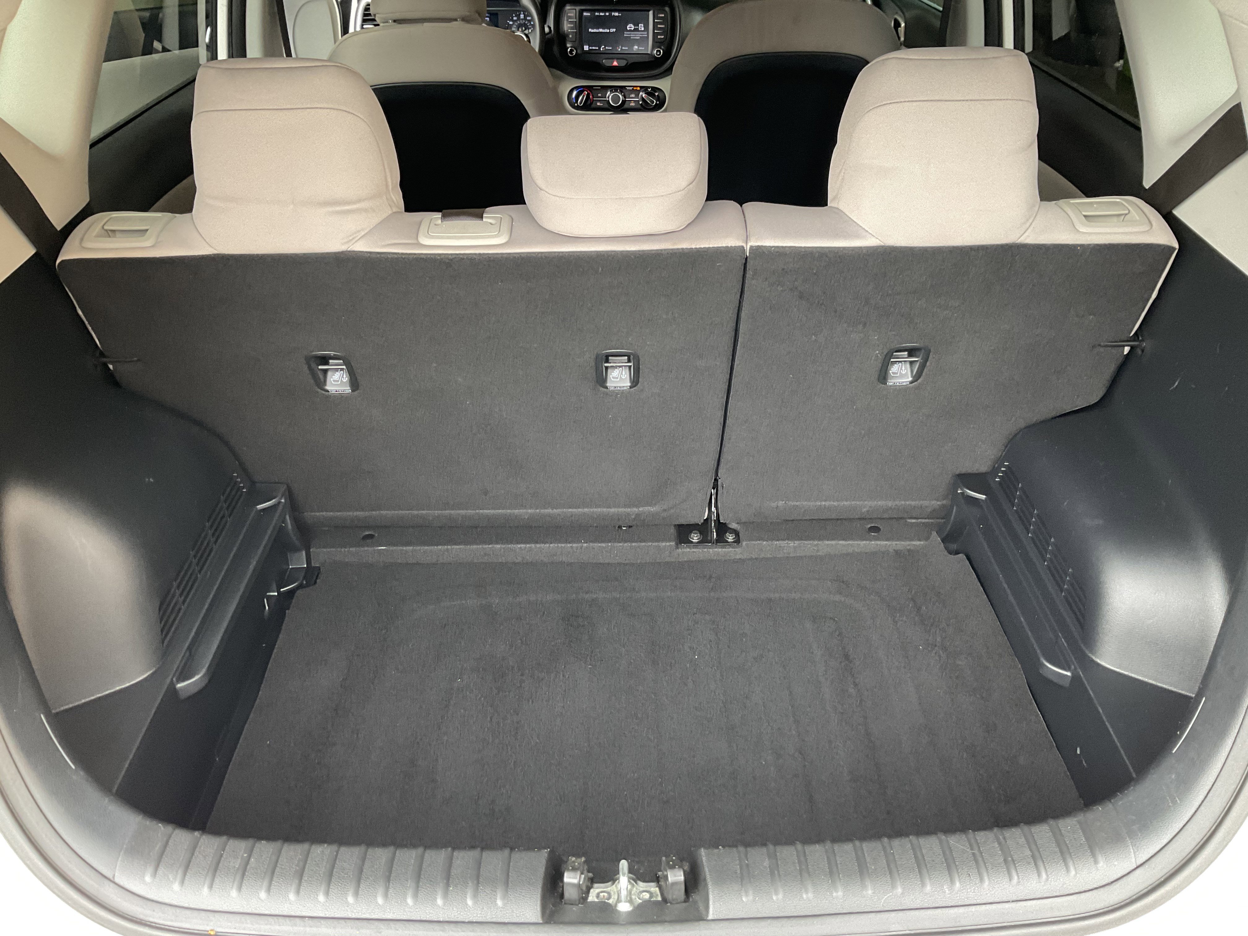 Used 2022 Kia Soul LX FWD image 37