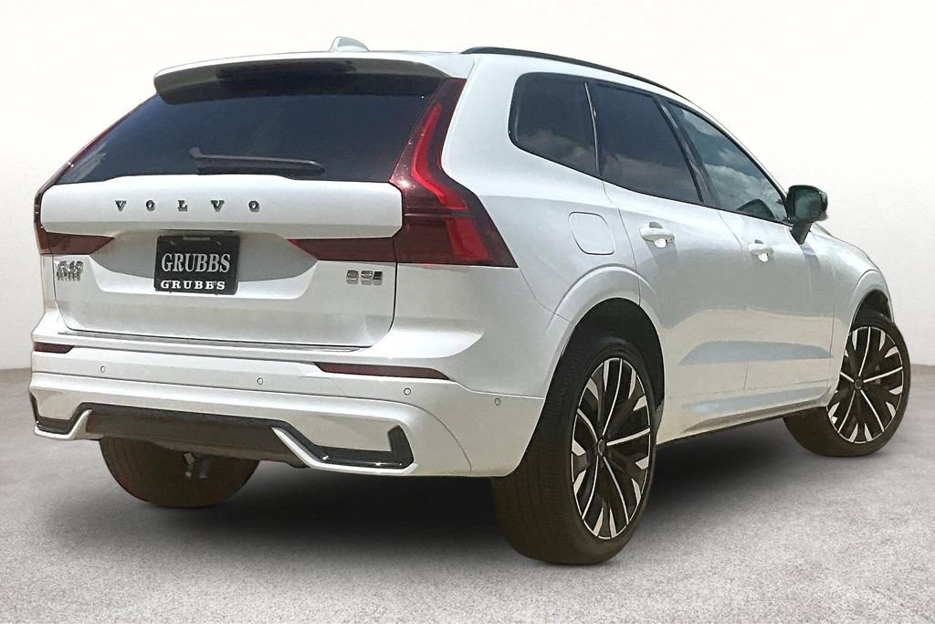 Certified 2026 Volvo XC60 B5 Ultra AWD/4WD image 2
