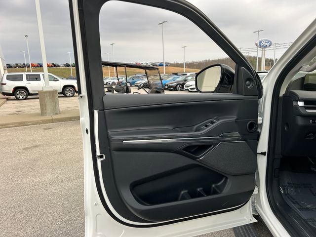 Used 2025 Lincoln Navigator Reserve AWD/4WD image 35