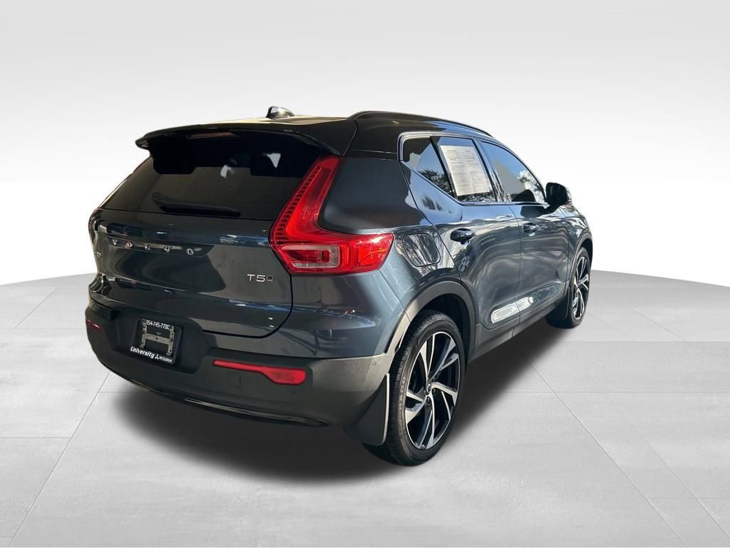 Used 2022 Volvo XC40 T5 R-Design w/ Advanced Package image 3