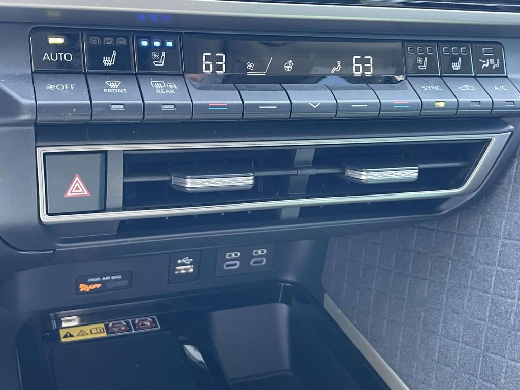 Used 2025 Toyota Camry XLE w/ Premium Plus Package image 20