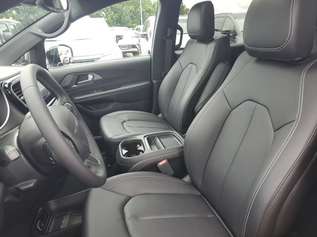 New 2027 Chrysler Pacifica Select AWD/4WD image 18