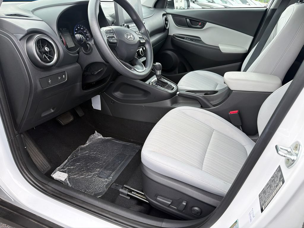 Used 2023 Hyundai Kona SEL FWD image 9