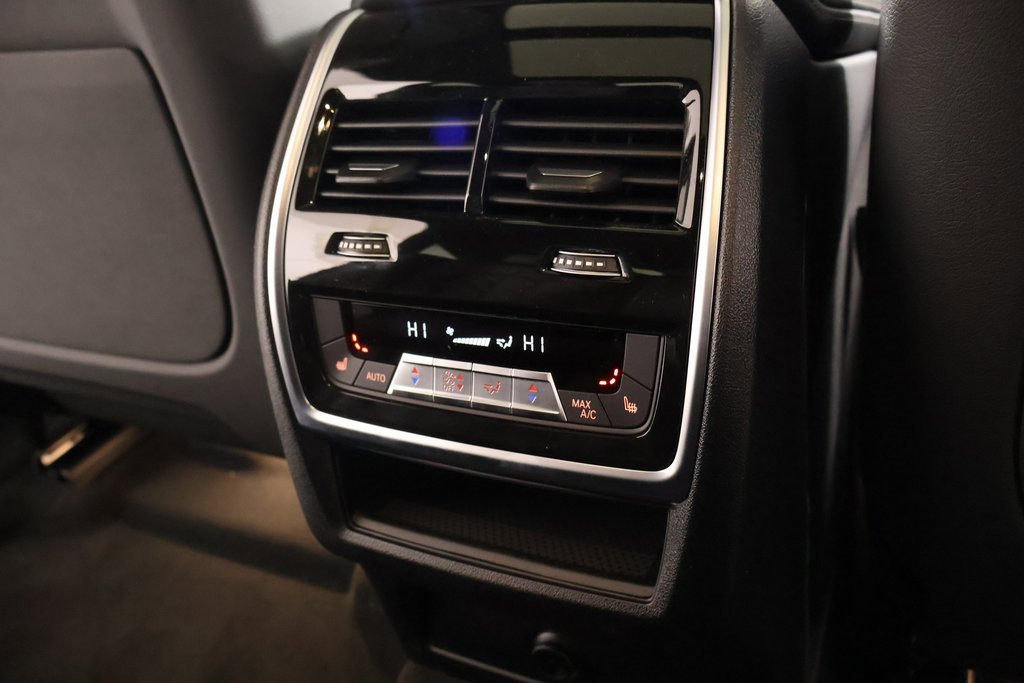 New 2026 BMW X6 xDrive40i w/ Climate Comfort Package image 16