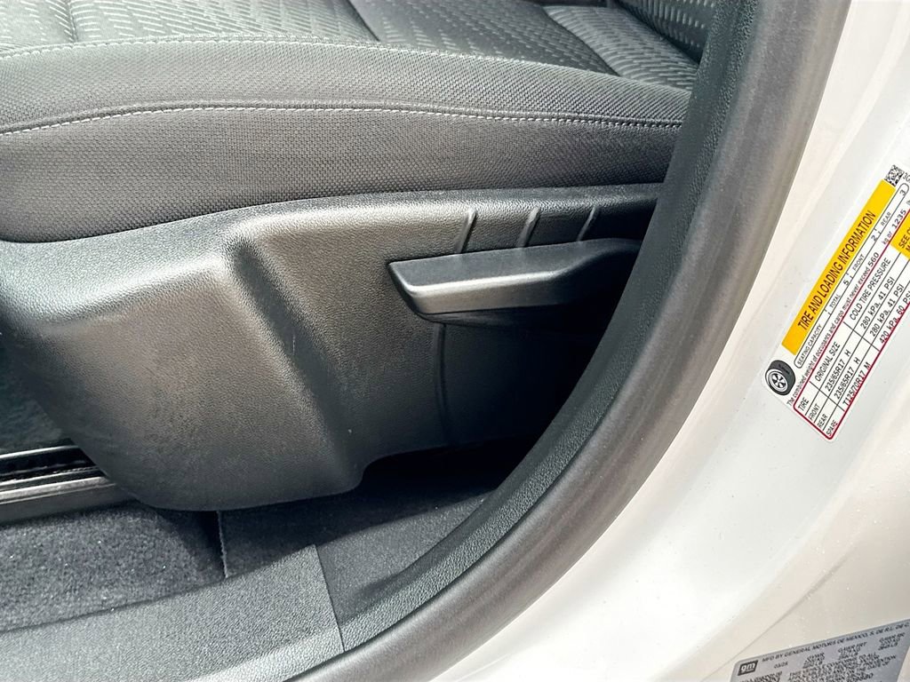 Used 2025 Chevrolet Equinox LT image 23