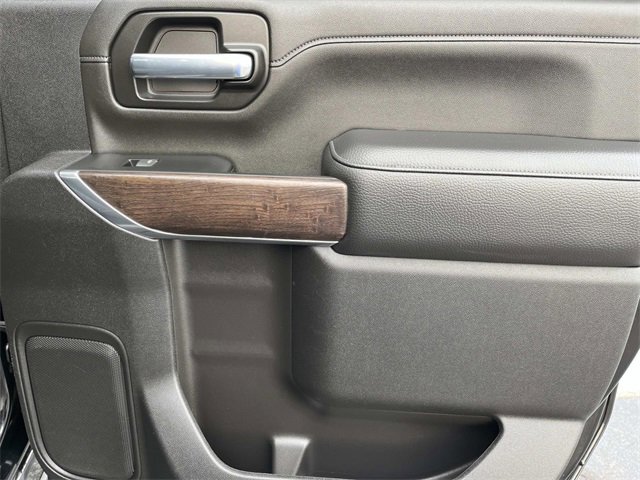 Used 2022 GMC Sierra 2500 Denali w/ Denali Black Diamond Edition image 21