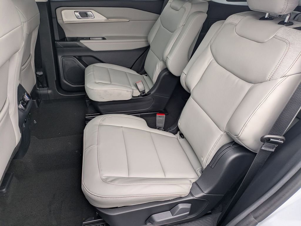 New 2026 Ford Explorer ST w/ Sun And Sound Package image 18