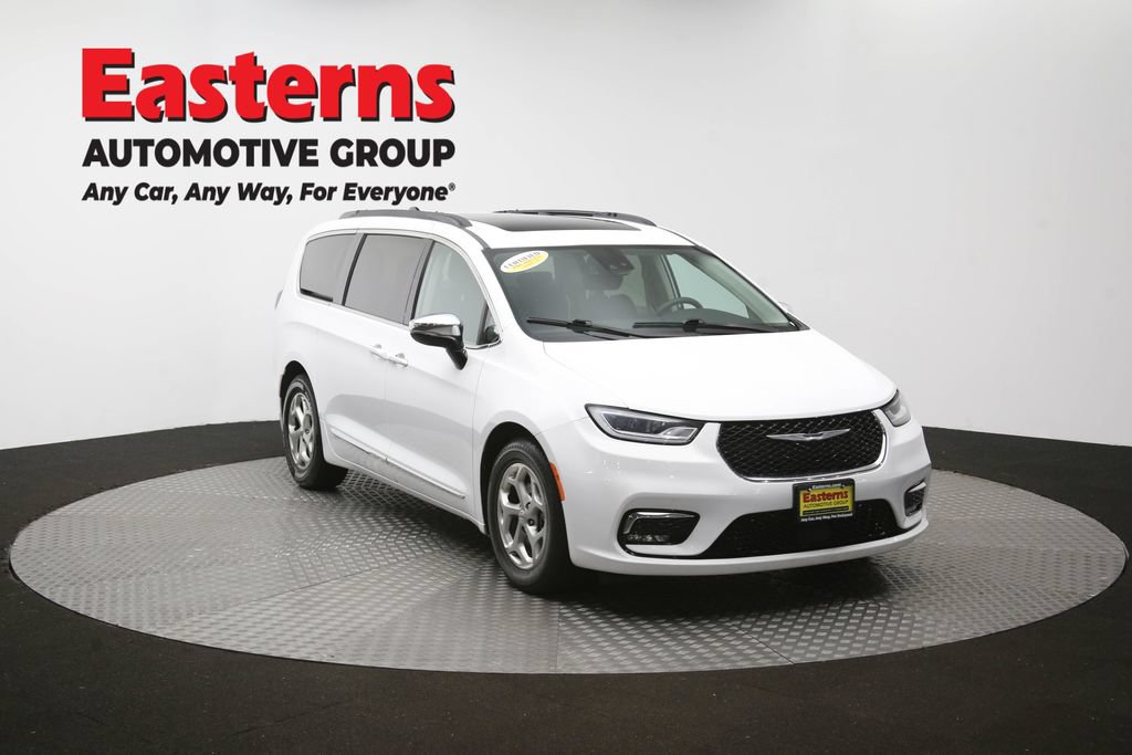 Used 2023 Chrysler Pacifica Limited FWD image 53