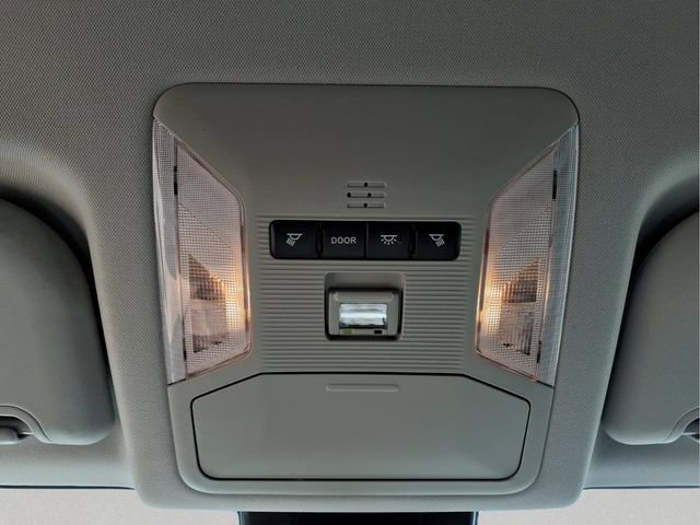 Used 2021 Toyota RAV4 LE AWD/4WD image 20