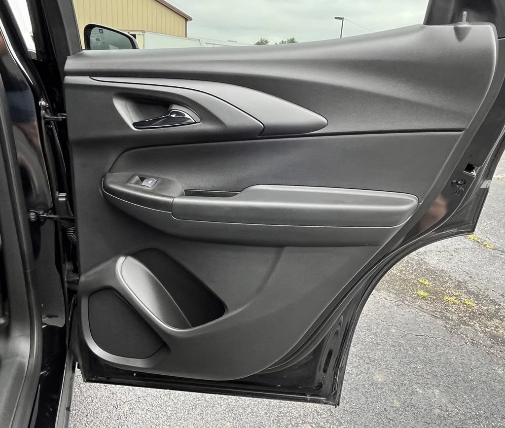 Used 2023 Chevrolet TrailBlazer RS AWD/4WD image 19