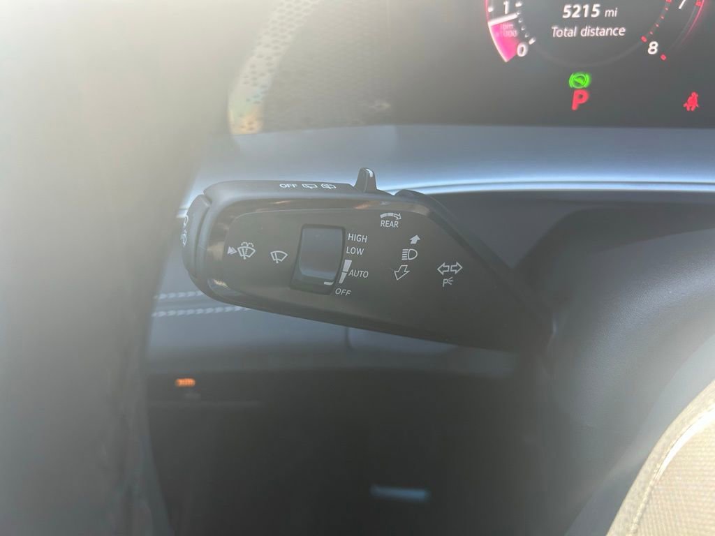 Certified 2025 Volkswagen Tiguan SE R-Line image 23