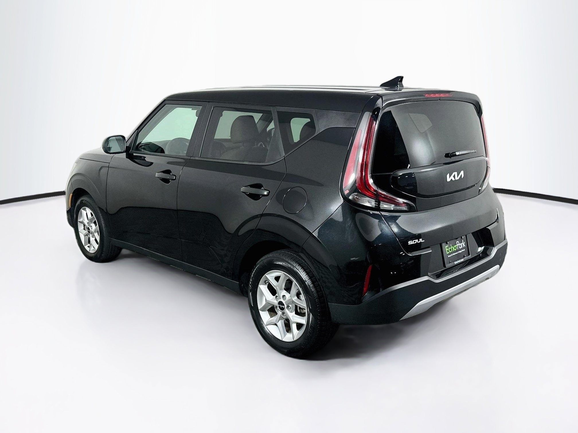 Used 2025 Kia Soul LX w/ LX Technology Package FWD image 5