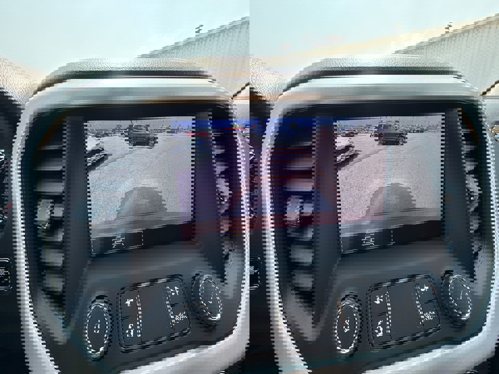 Used 2023 GMC Acadia SLE w/ Driver Convenience Package image 14