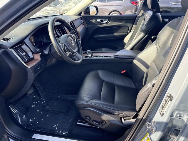 Used 2024 Volvo XC60 B5 Plus image 22