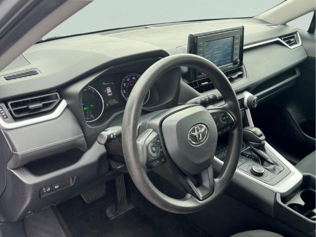 Used 2021 Toyota RAV4 LE AWD/4WD image 13