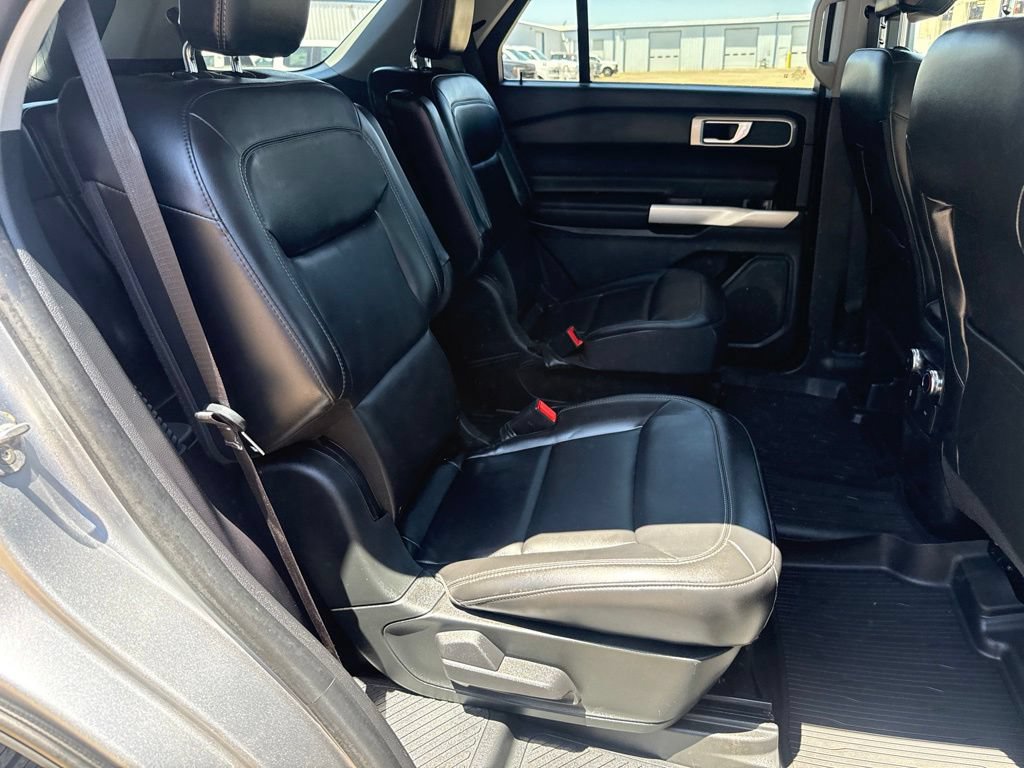 Used 2021 Ford Explorer XLT w/ Equipment Group 202A RWD image 36