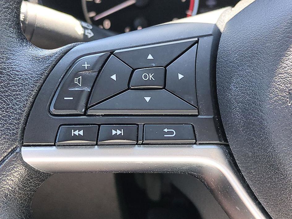 Used 2024 Nissan Altima 2.5 SV FWD image 17