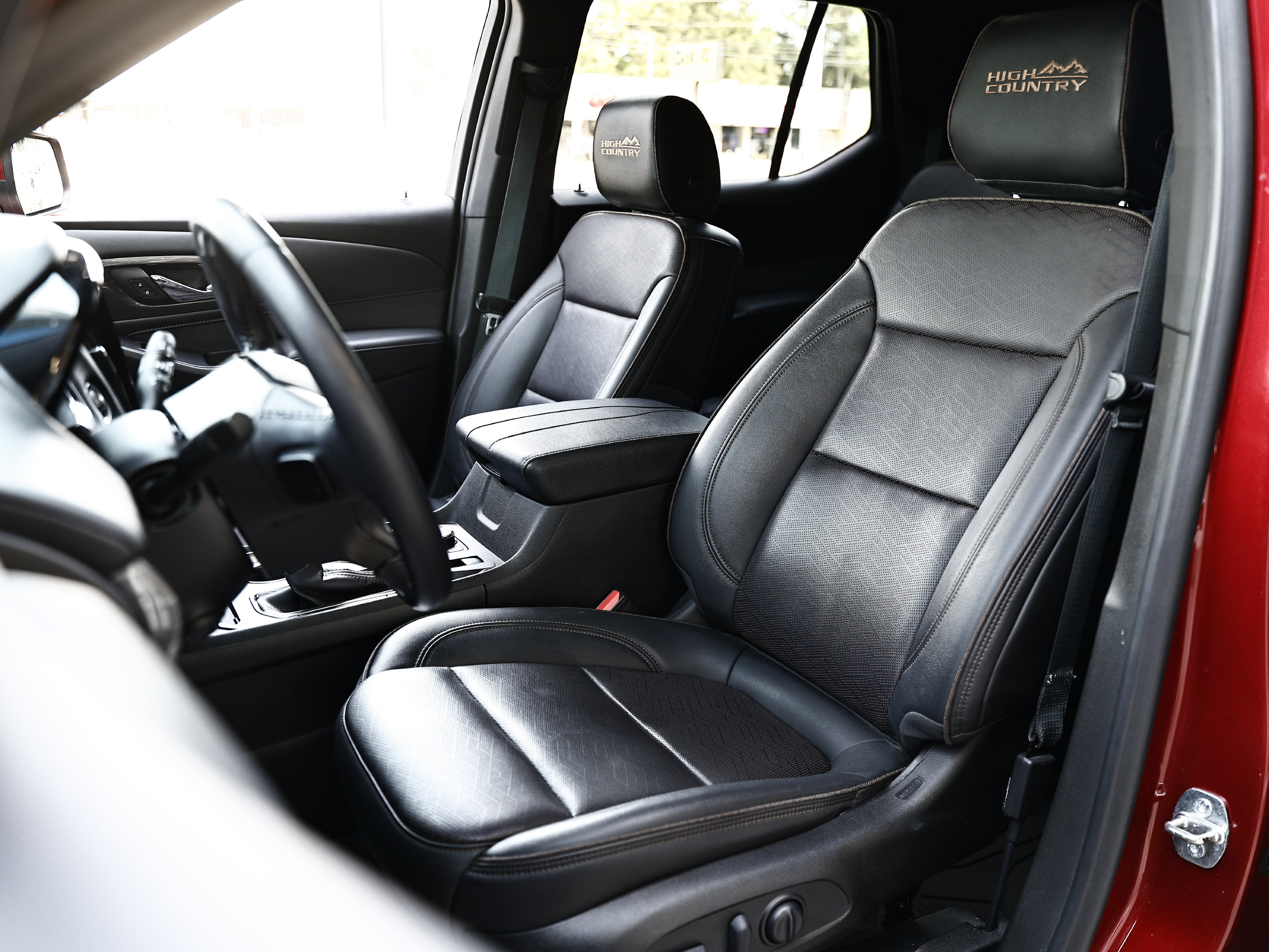 Used 2022 Chevrolet Traverse High Country w/ LPO, Floor Liner Package AWD/4WD image 22