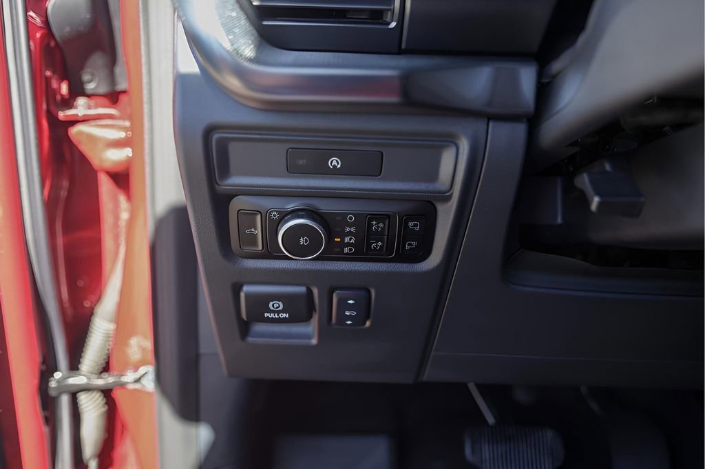 Used 2025 Ford F150 Lariat w/ Equipment Group 502A High image 18