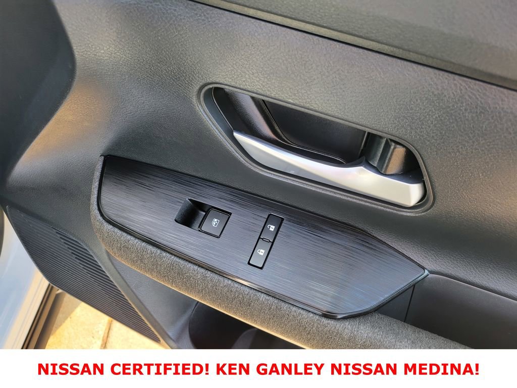 Certified 2025 Nissan Kicks SV AWD/4WD image 47