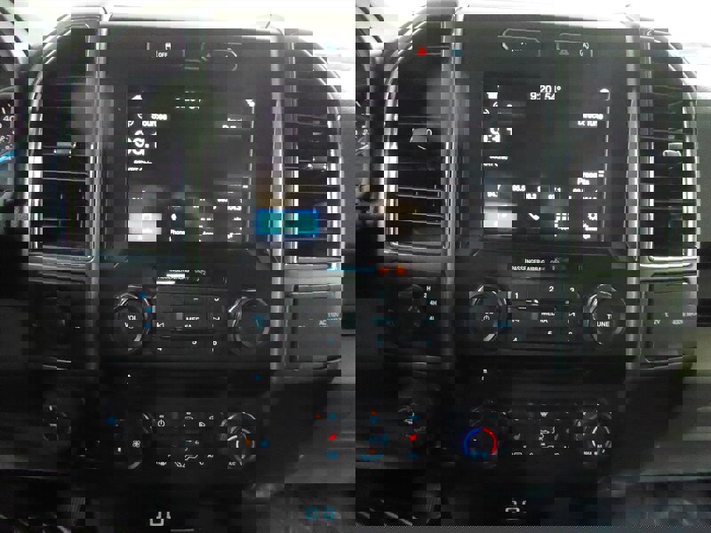 Used 2017 Ford F150 XLT w/ Equipment Group 302A Luxury image 12