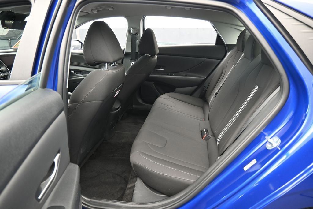 Used 2023 Hyundai Elantra SEL w/ Convenience Package FWD image 30