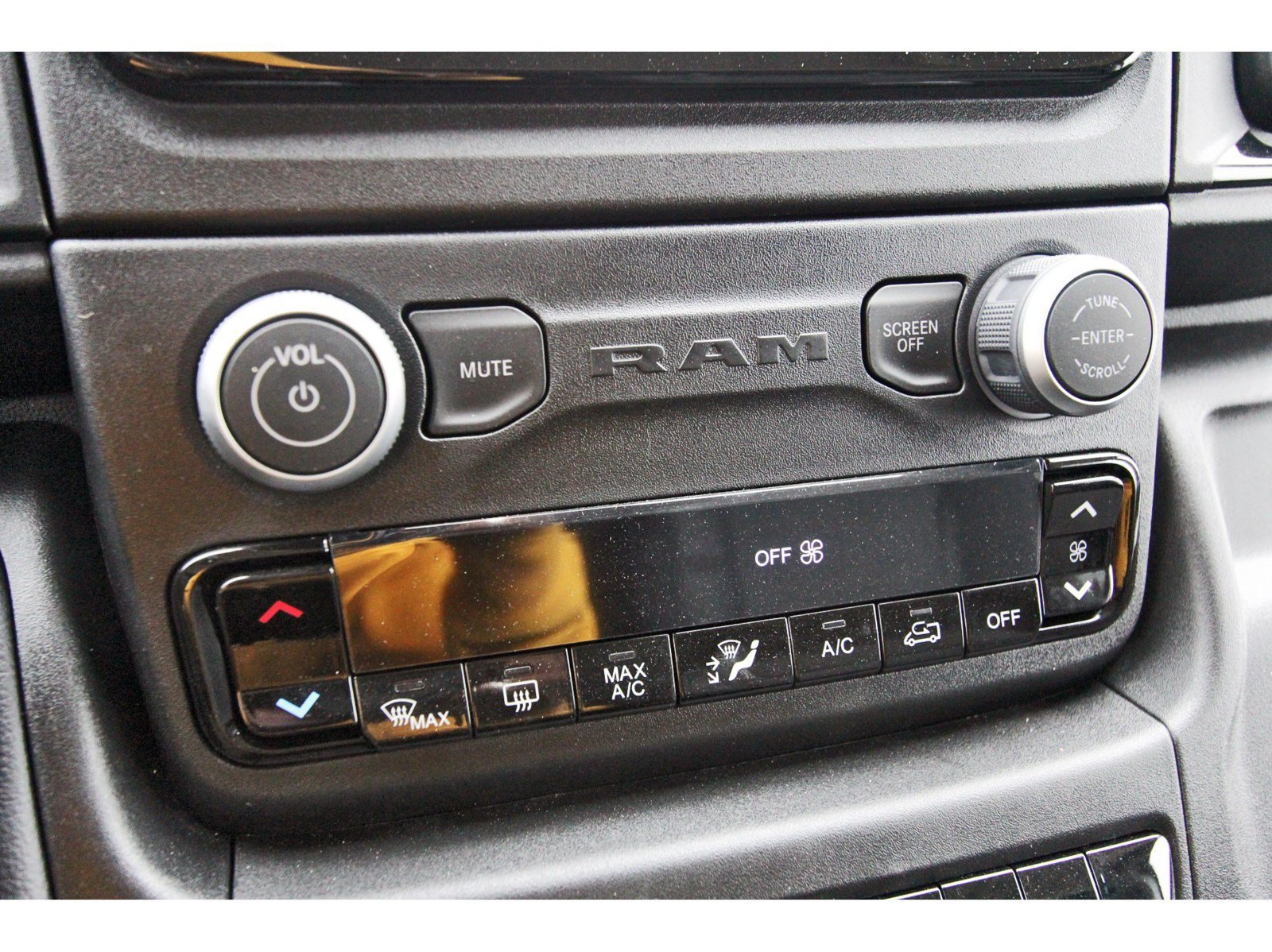 New 2026 RAM ProMaster 2500 w/ Convenience Group FWD image 19