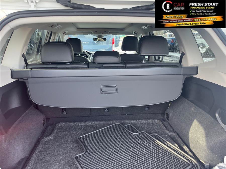 Used 2022 Volkswagen Tiguan SE image 4