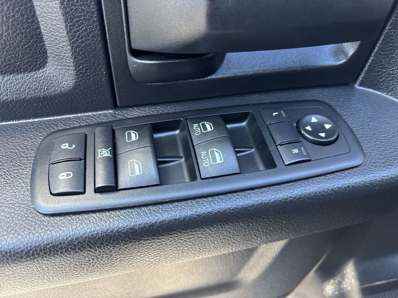 Used 2015 RAM 1500 Tradesman image 18