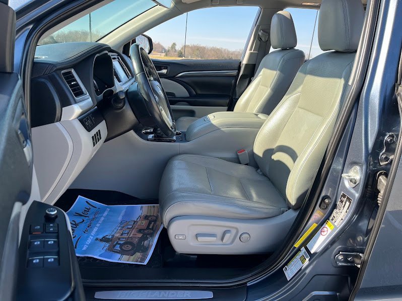 Used 2019 Toyota Highlander Limited image 8
