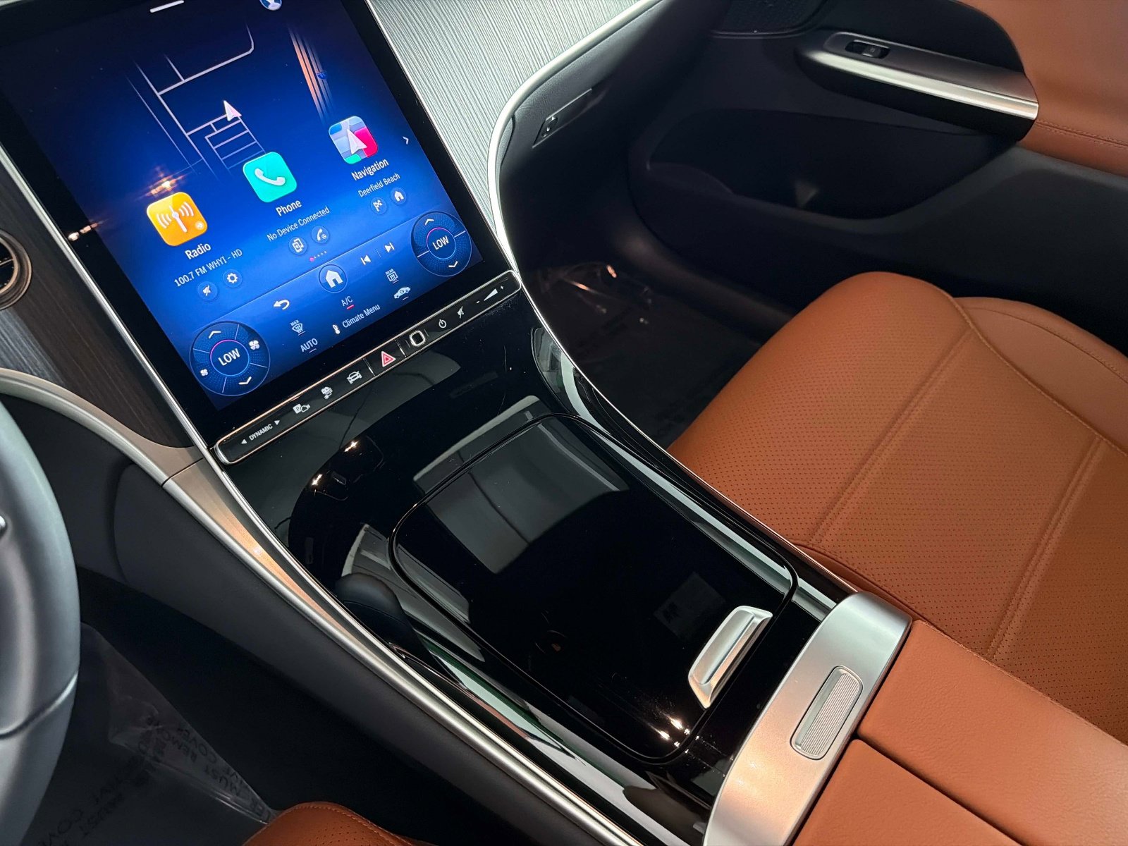 Used 2025 Mercedes-Benz GLC 350e 4MATIC image 46