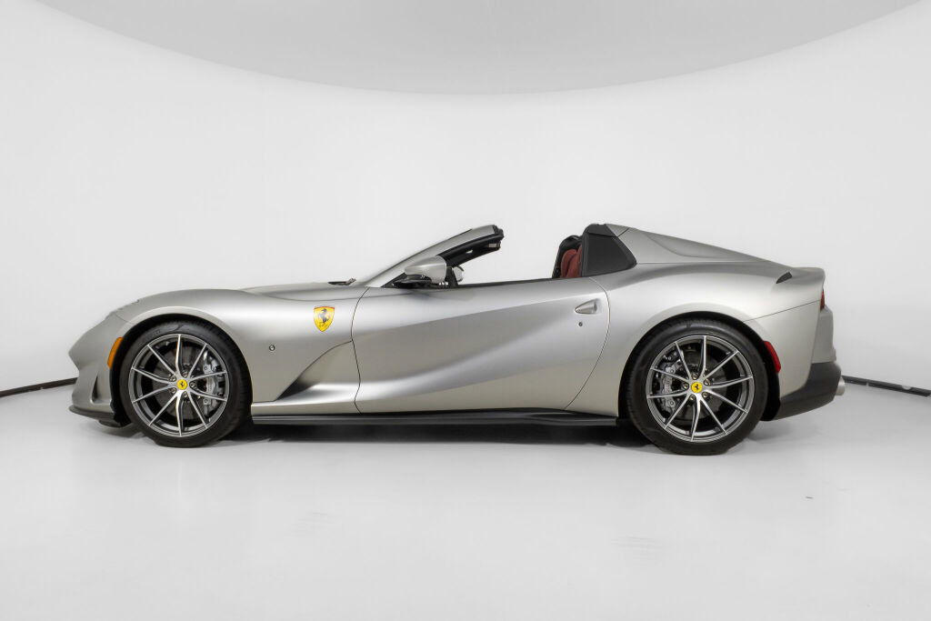 Used 2022 Ferrari 812 GTS image 3
