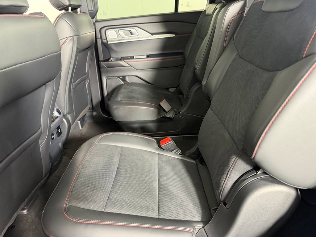 Used 2025 Ford Explorer ST w/ Sun And Sound Package AWD/4WD image 28