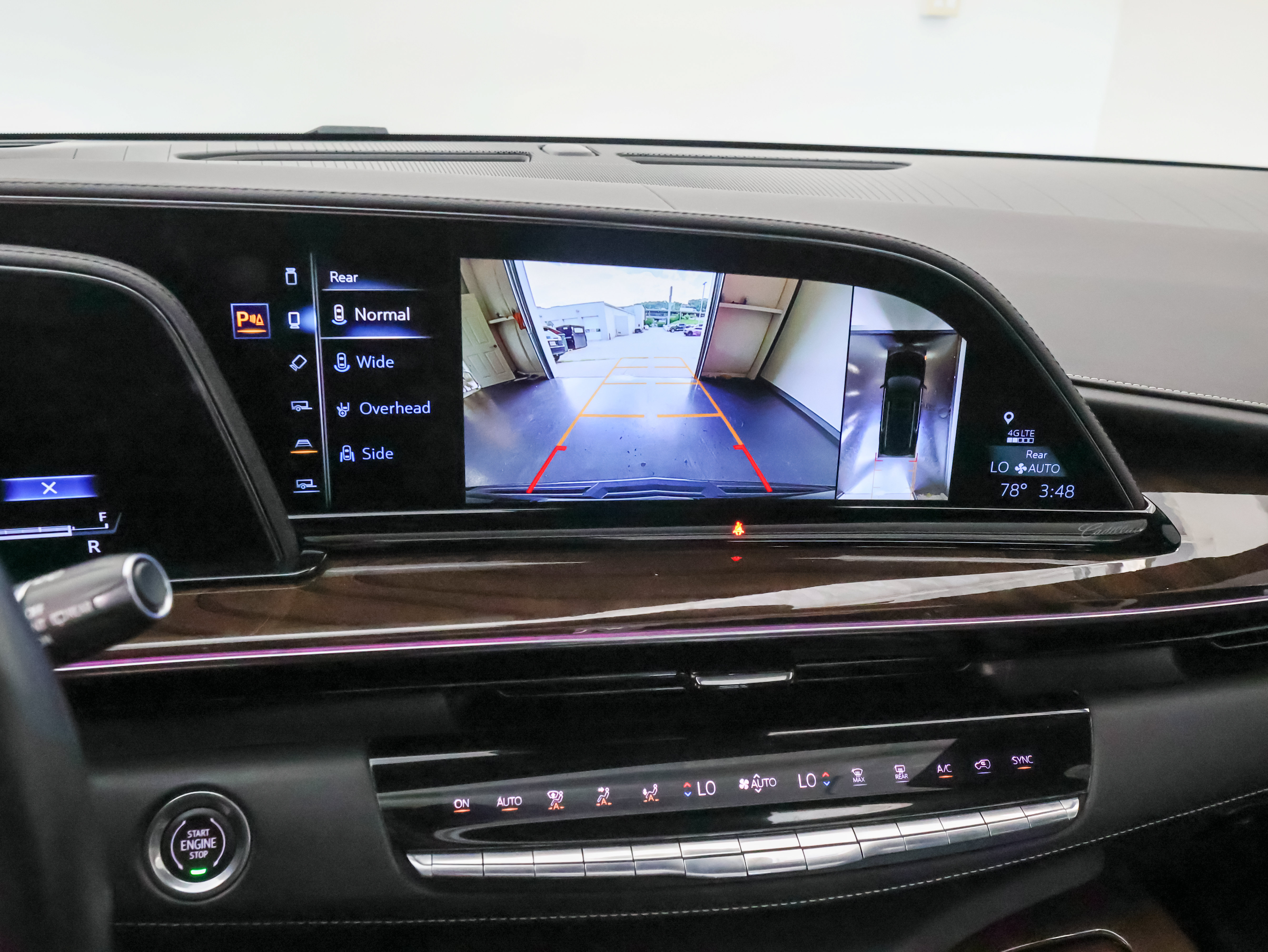 Used 2022 Cadillac Escalade Sport Platinum w/ LPO, ONYX Package AWD/4WD image 33
