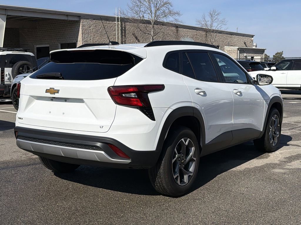 Used 2025 Chevrolet Trax LT image 5