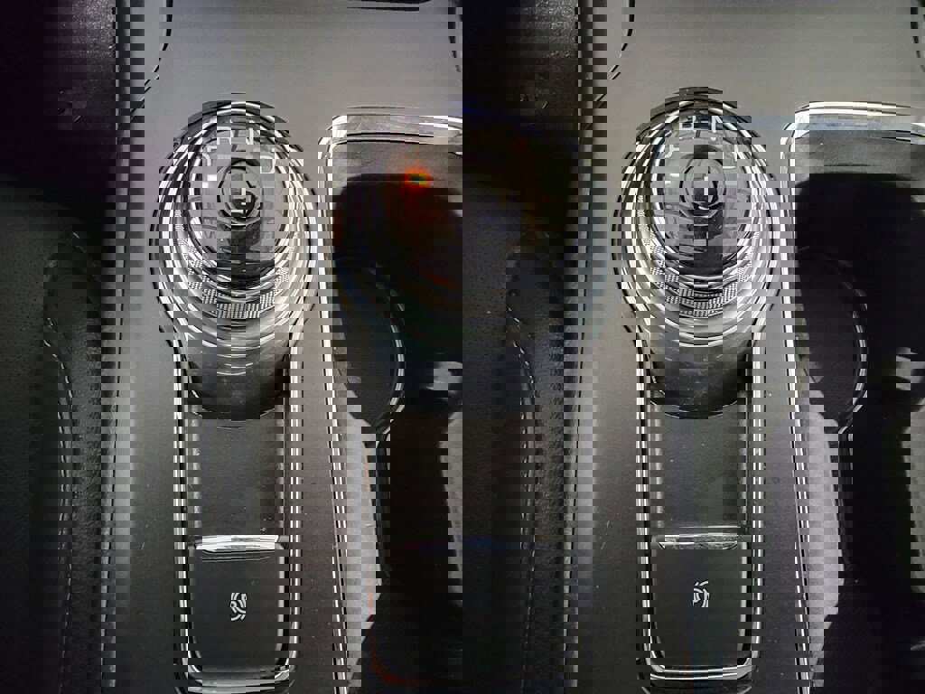 Used 2020 Ford Fusion Energi Titanium image 18