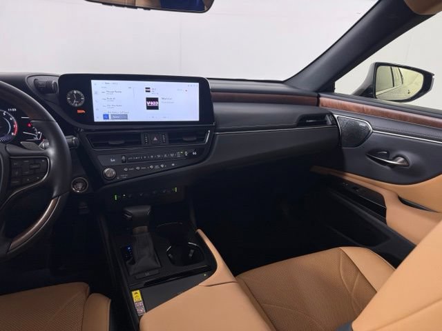 Used 2025 Lexus ES 350 Ultra Luxury w/ Accessory Package (Z2) FWD image 32