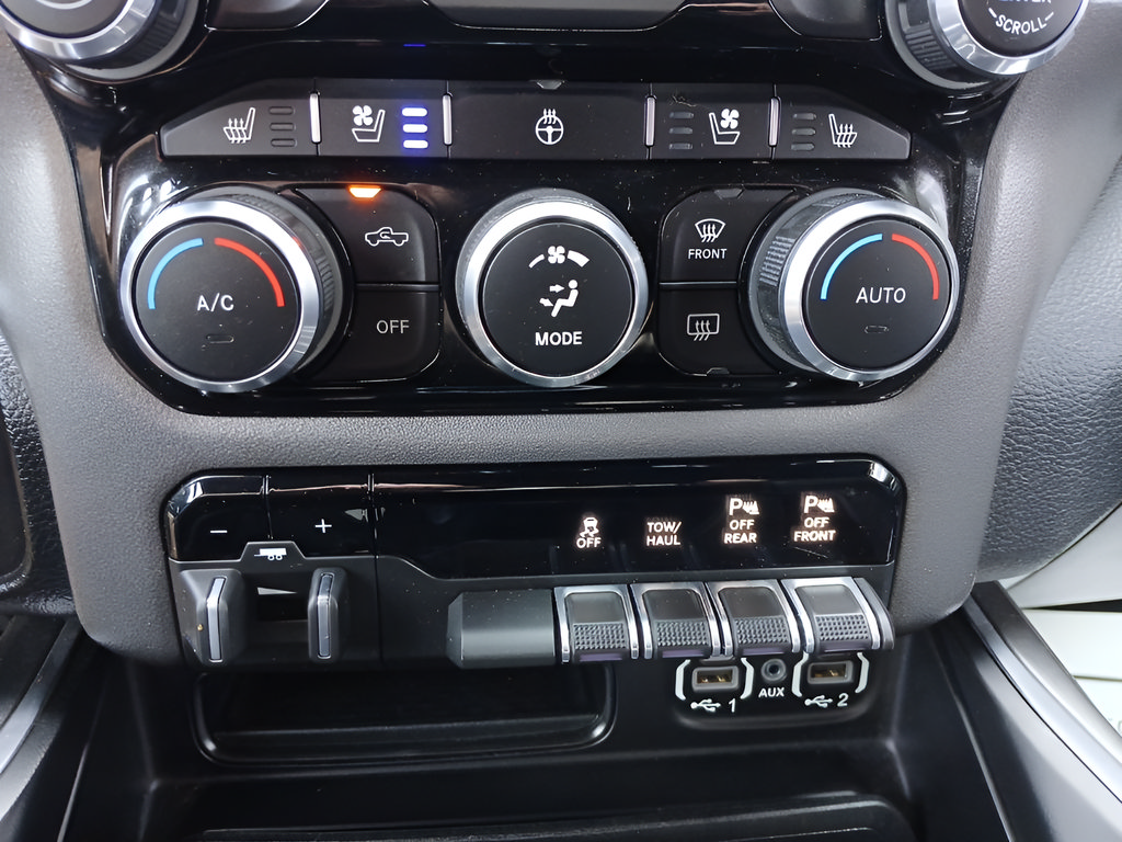 Used 2022 RAM 1500 Laramie AWD/4WD image 18