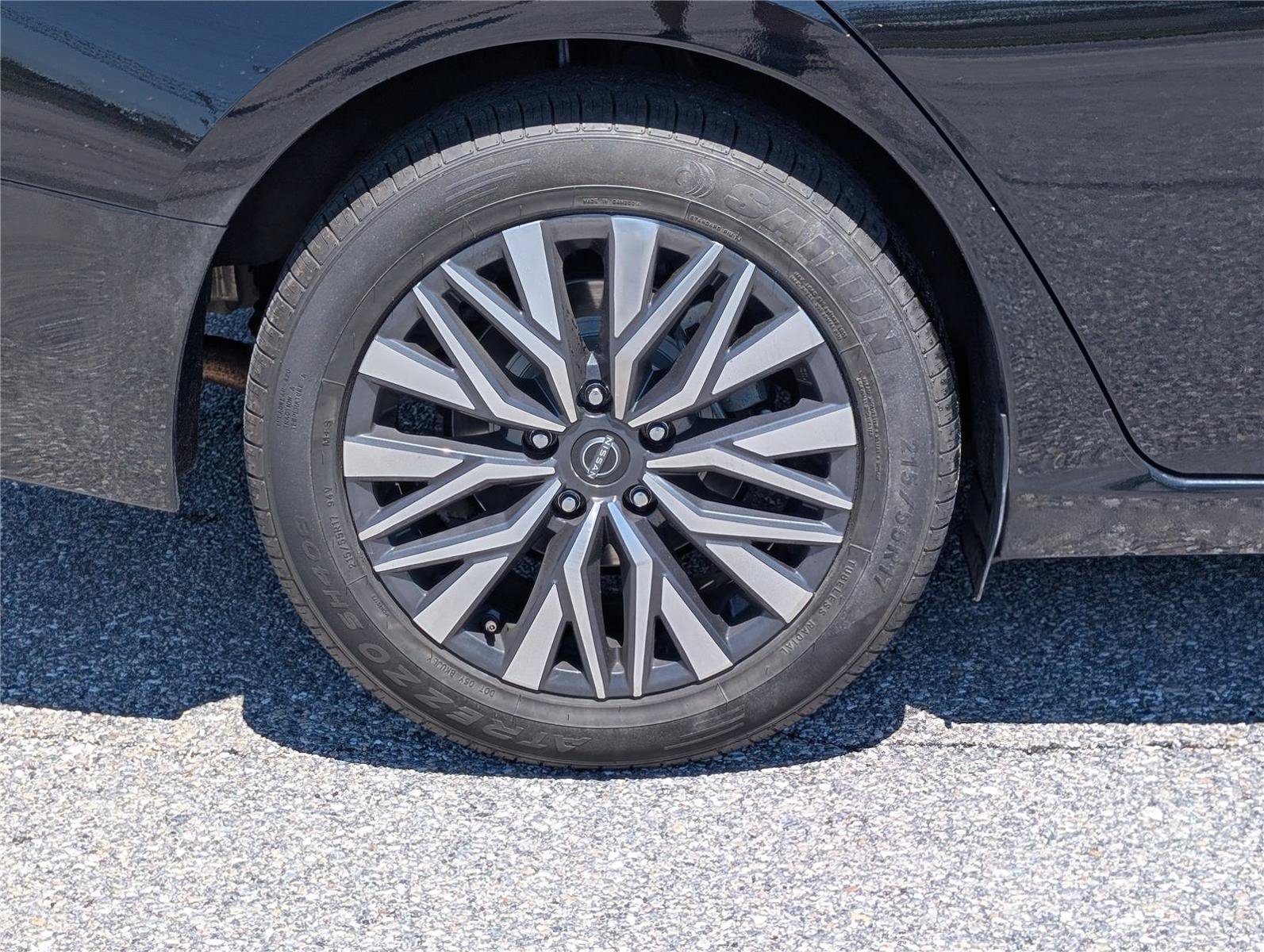 Used 2024 Nissan Altima 2.5 SV FWD image 10